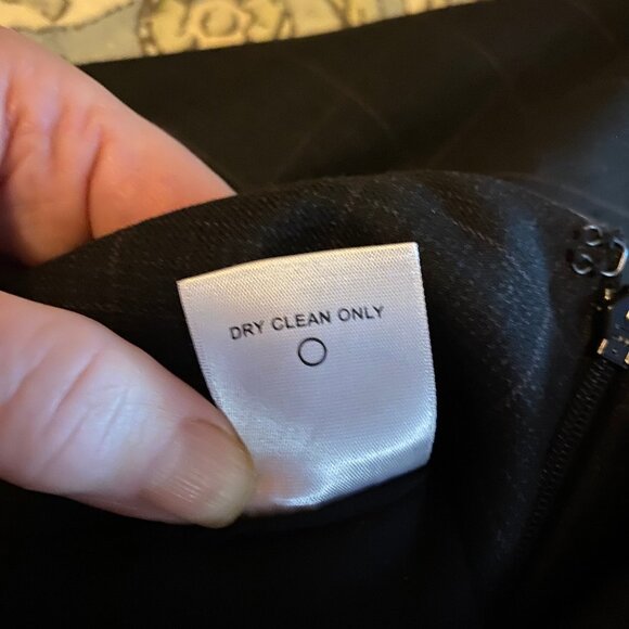 Classique Entier Pencil Skirt - Picture 10 of 10